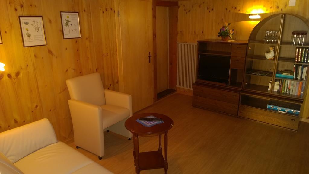 Hotel-Restaurant Drei Tannen Bellwald Zimmer foto