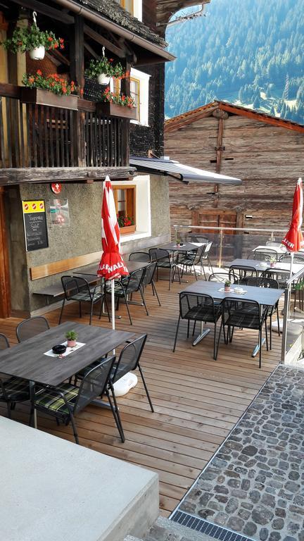 Hotel-Restaurant Drei Tannen Bellwald Exterior foto