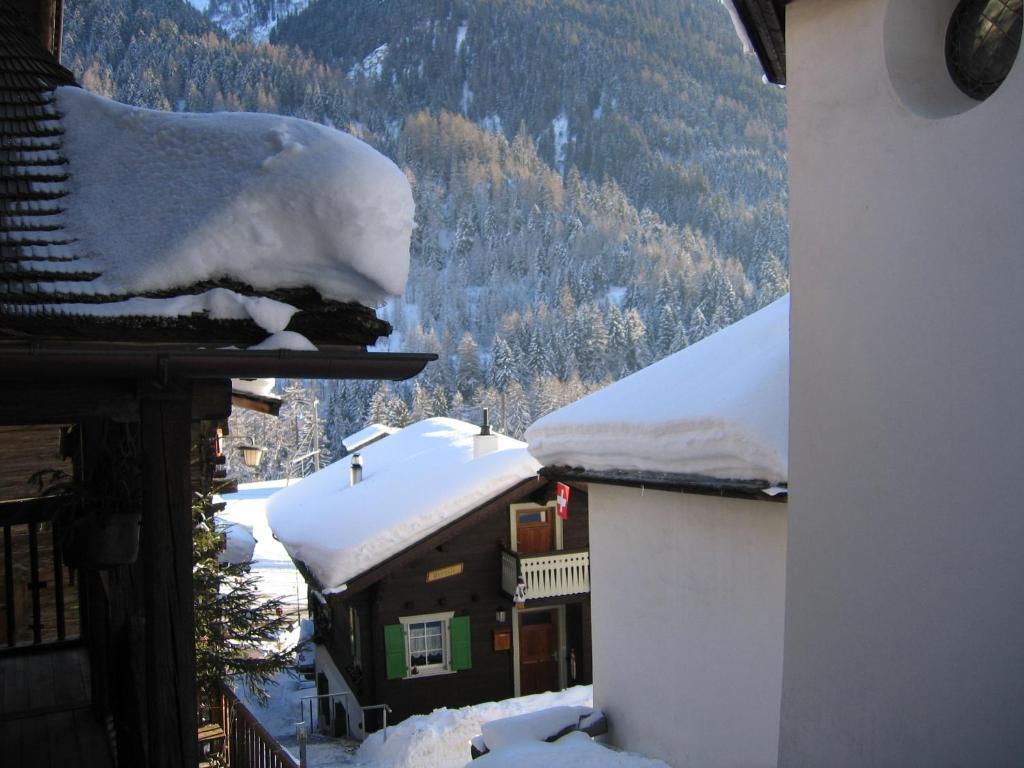 Hotel-Restaurant Drei Tannen Bellwald Exterior foto